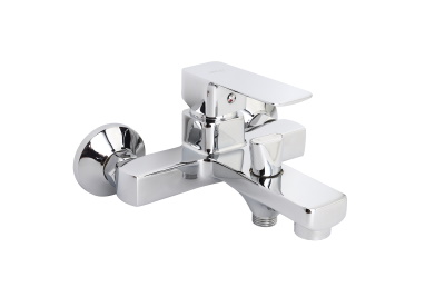 39 Смеситель для ванны с кокротким изливом  с дивертором С8539