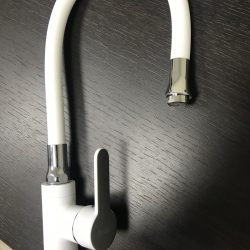05 Смеситель для кухни с гайкой ,гибкий излив СВ3505