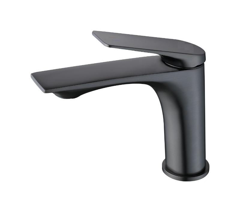 17 Смеситель для умывальника с гайкой Люкс А3017