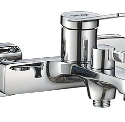 15 Смеситель для ванны с коротким изливом СВ8515