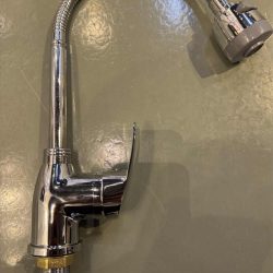 41 Смеситель для кухни c гайкой с гибким изливом С4541